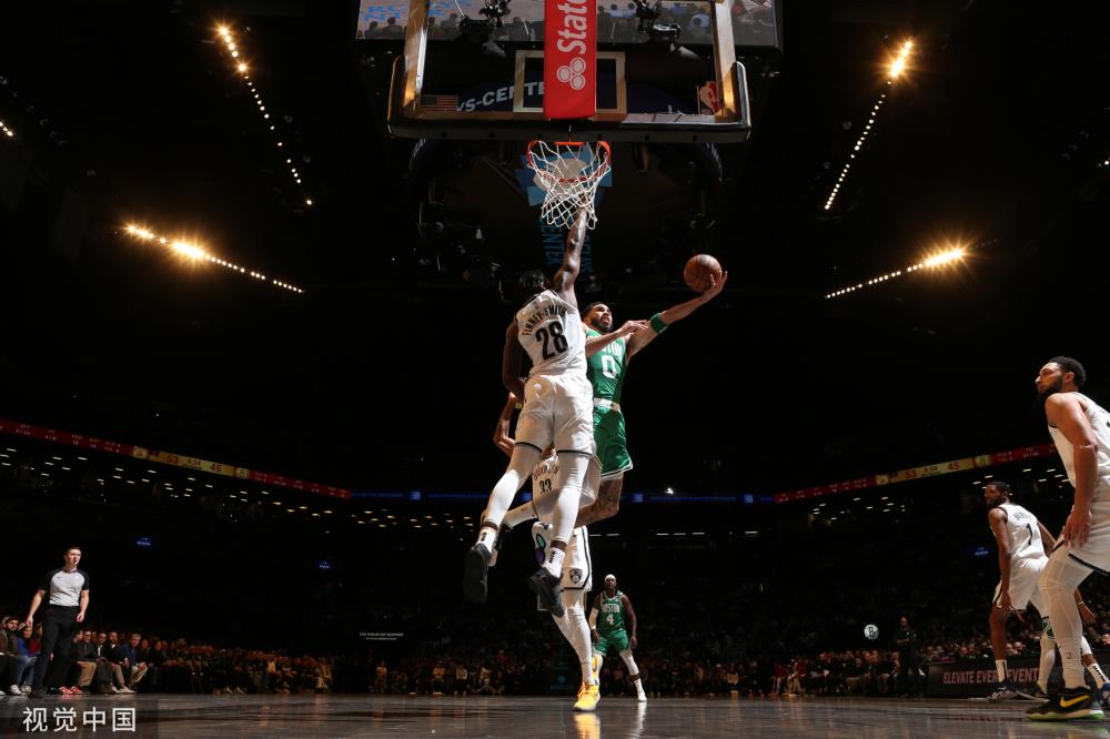 显得尤为精 显得尤为精